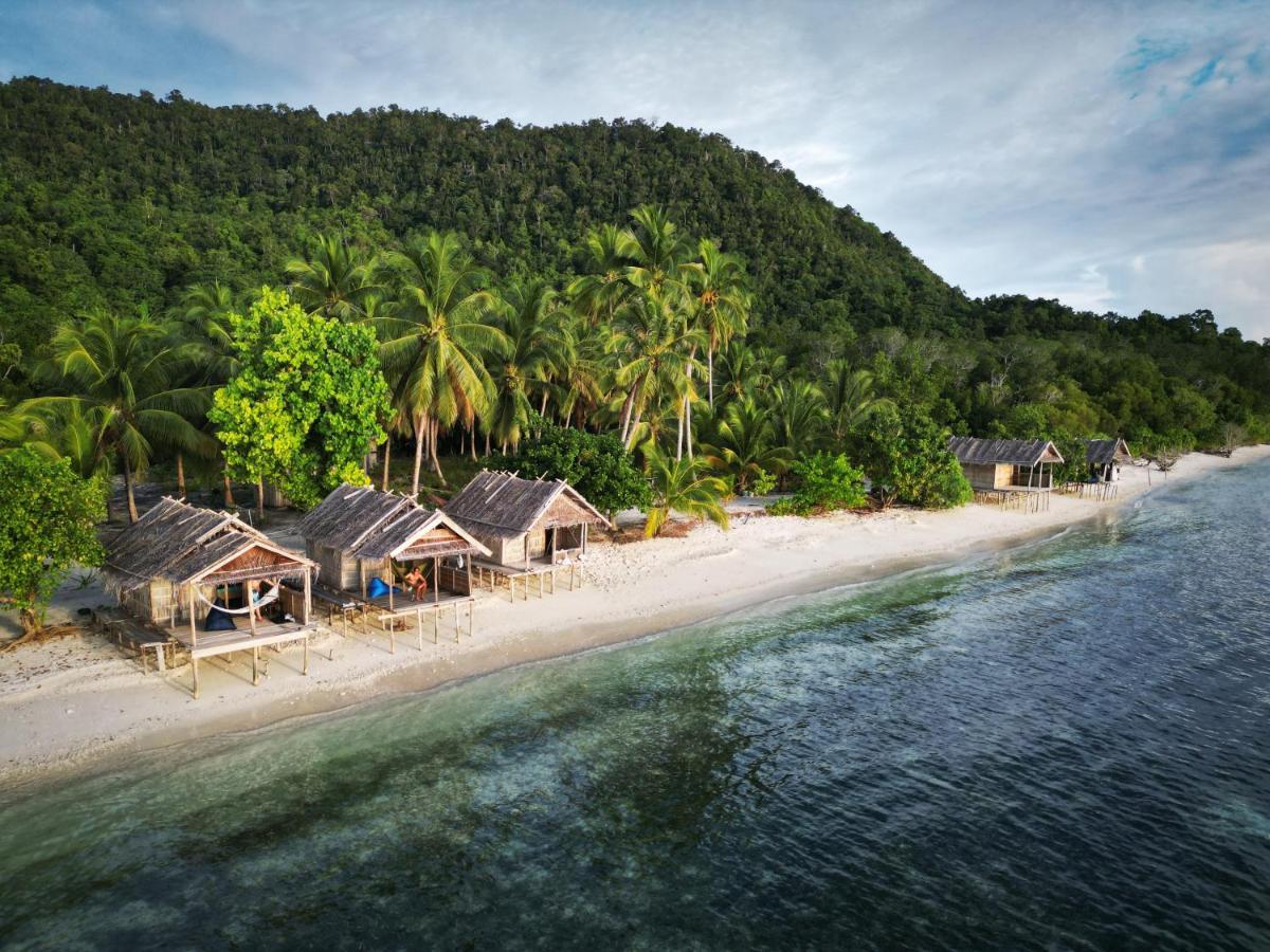 West Mansuar Homestay Pulau Mansuar エクステリア 写真
