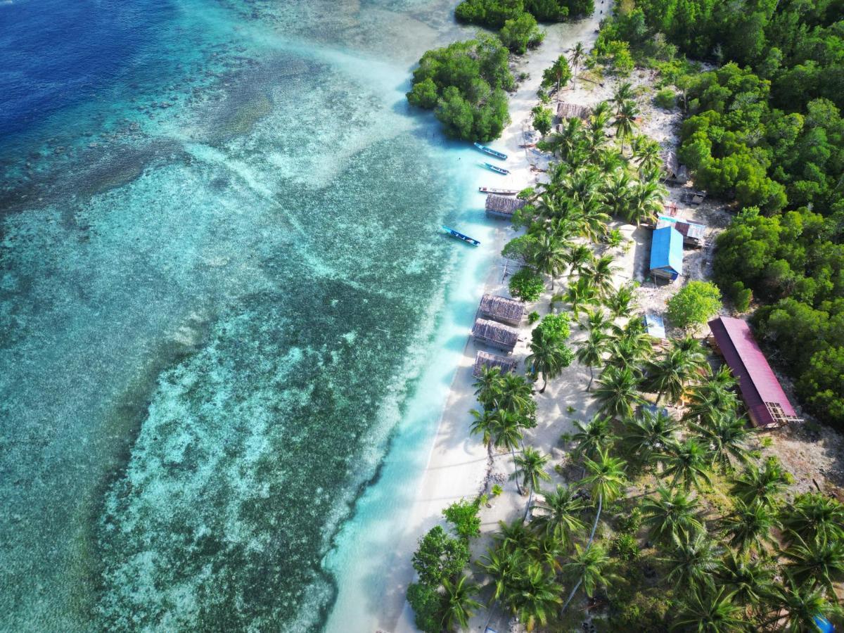 West Mansuar Homestay Pulau Mansuar エクステリア 写真