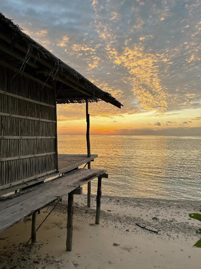 West Mansuar Homestay Pulau Mansuar エクステリア 写真