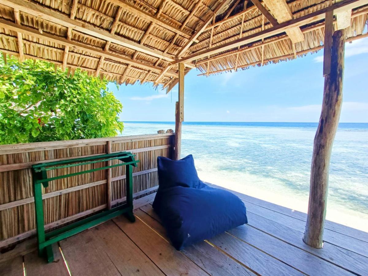 West Mansuar Homestay Pulau Mansuar エクステリア 写真