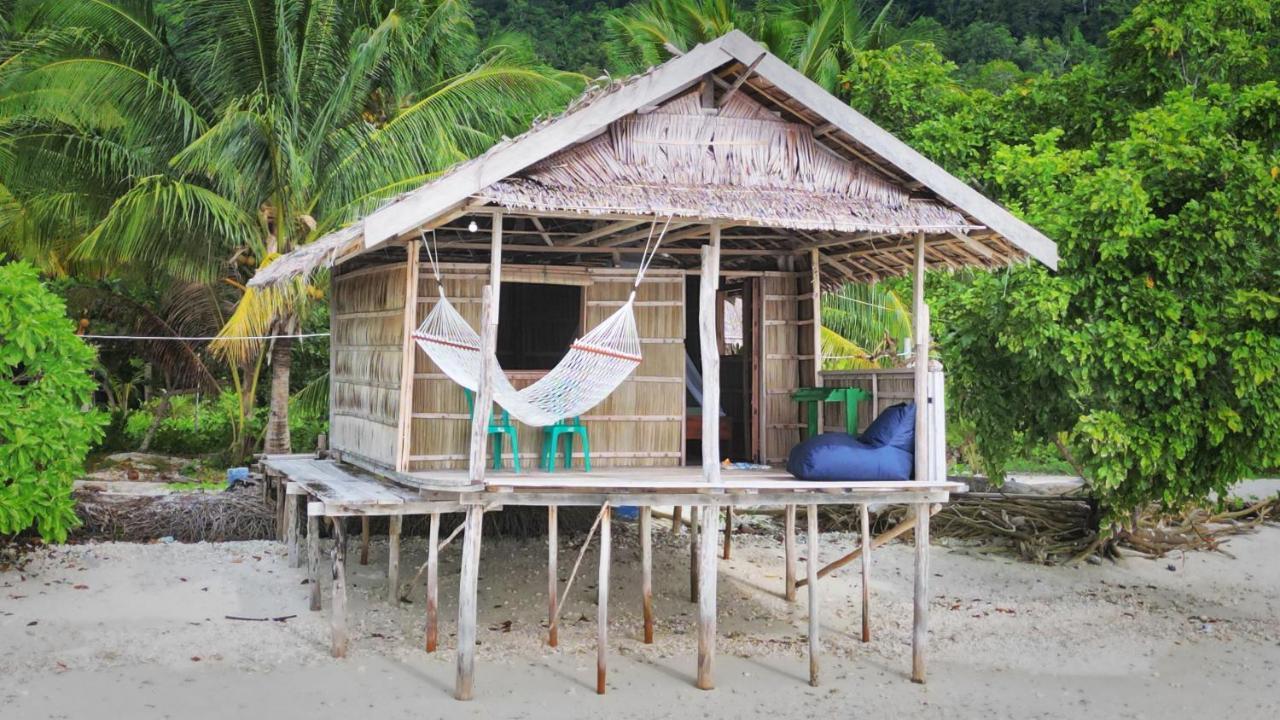 West Mansuar Homestay Pulau Mansuar エクステリア 写真