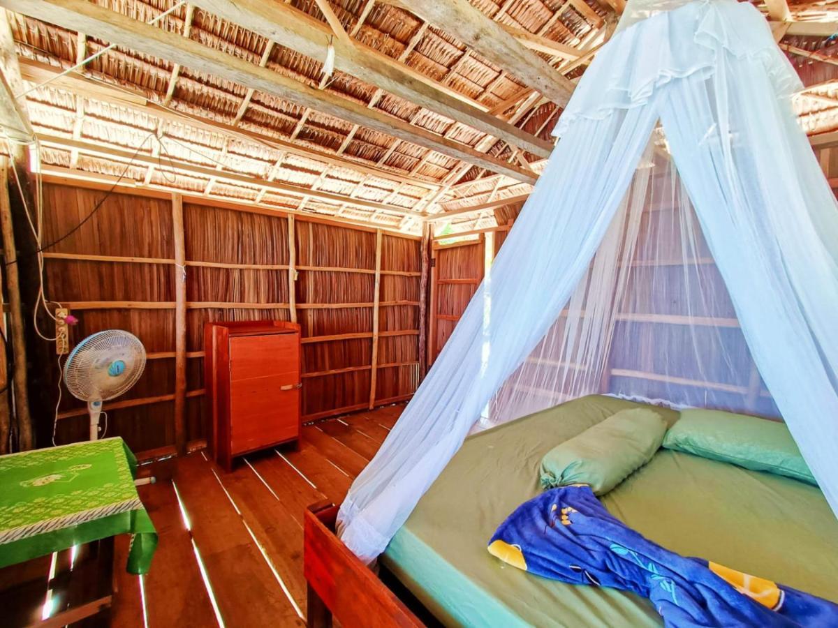 West Mansuar Homestay Pulau Mansuar エクステリア 写真